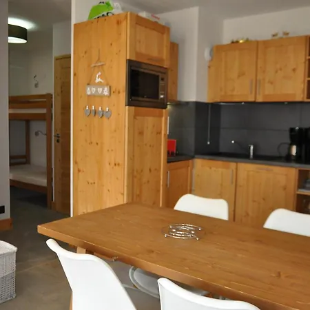 A Avec Balcon Et Acces Piscine - Fr-1-693-105 Apartmán Châtel